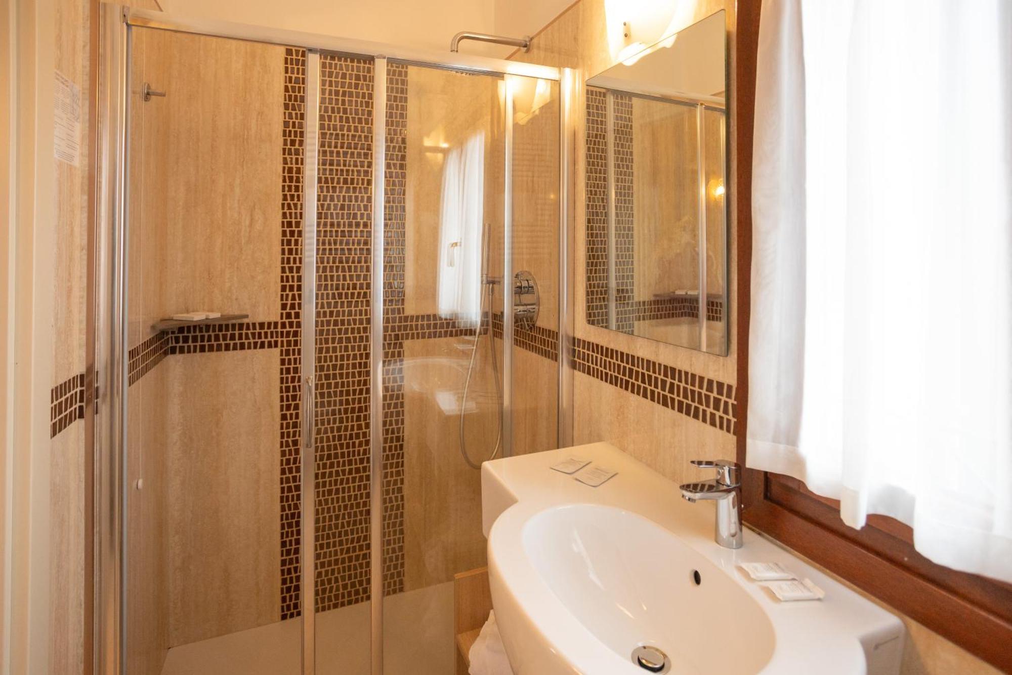 Duomo Boutique Hotel Чоджия Екстериор снимка